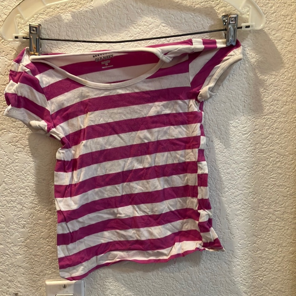 Girls old navy tee xs